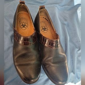 Ariat size 8 black loafer boots